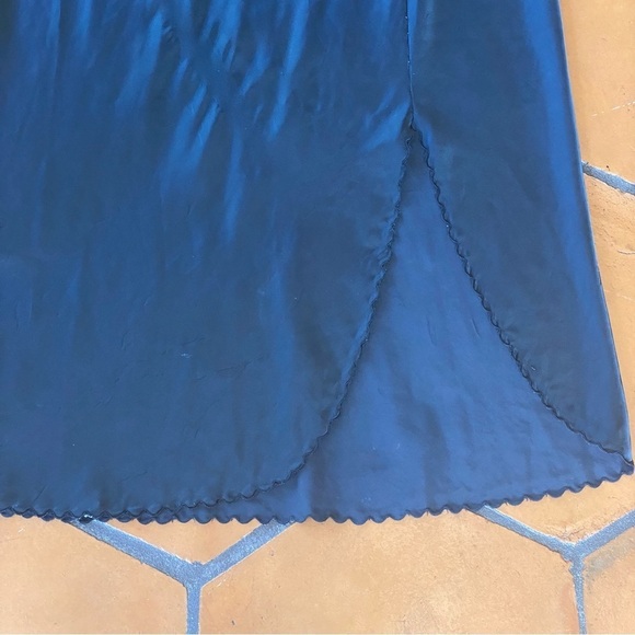 Pembrooke Vintage Midi Slip Skirt Black Scalloped Hem Slit Women Size Medium M - Picture 5 of 7